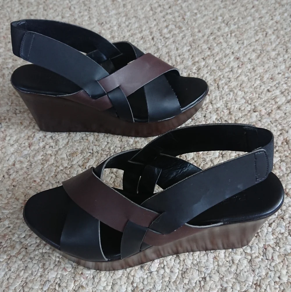 Ron White Rapisardi Onyx Leather Wedge Sandal size 6.5